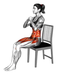 Knee tuck alternato da seduto su una sedia